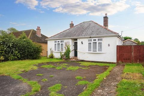 2 bedroom detached bungalow for sale, Fernie Fields, High Wycombe HP12