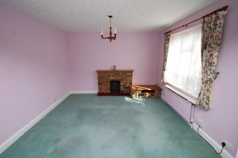 2 bedroom detached bungalow for sale, Fernie Fields, High Wycombe HP12