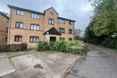 1 bedroom flat for sale, Woodfield Close, Enfield