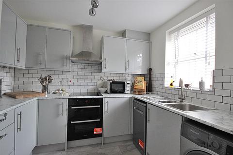 2 bedroom terraced house for sale, Appledore Road, Bedford, Bedfordshire, MK40