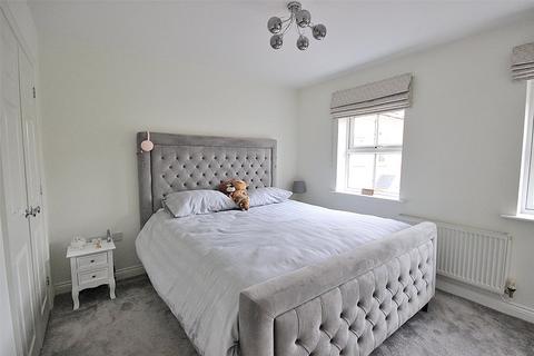 2 bedroom terraced house for sale, Appledore Road, Bedford, Bedfordshire, MK40