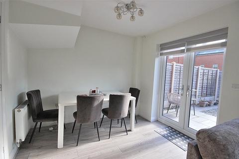 2 bedroom terraced house for sale, Appledore Road, Bedford, Bedfordshire, MK40