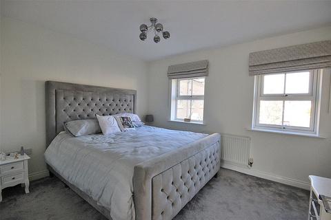 2 bedroom terraced house for sale, Appledore Road, Bedford, Bedfordshire, MK40