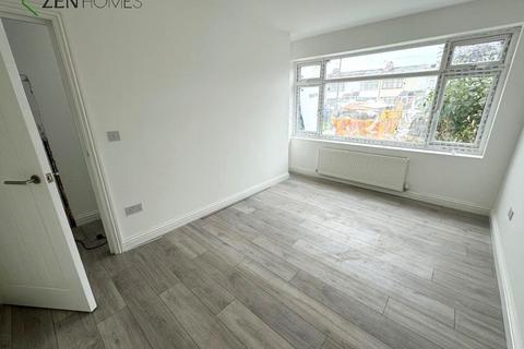 3 bedroom flat to rent, Enfield EN3