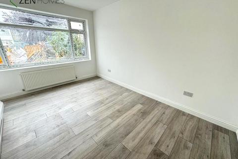 3 bedroom flat to rent, Enfield EN3