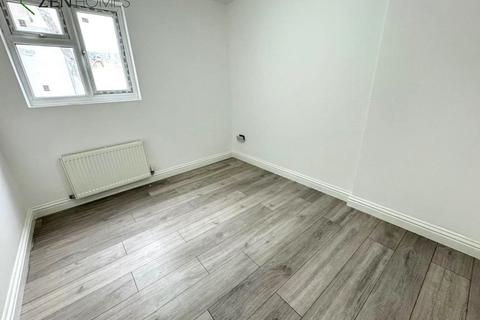 3 bedroom flat to rent, Enfield EN3