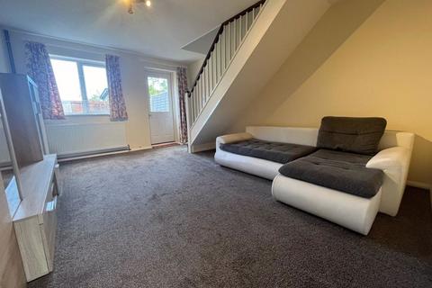 2 bedroom end of terrace house to rent, Grange Close, Bristol