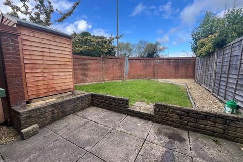 2 bedroom end of terrace house to rent, Grange Close, Bristol