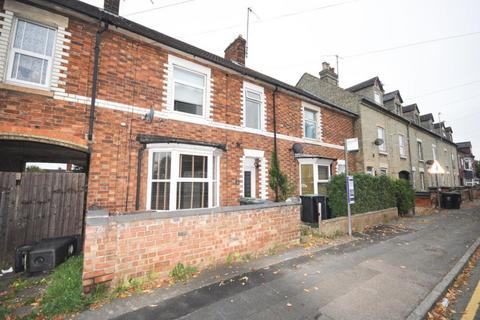 4 bedroom house to rent, Wellingborough Road, Rushden