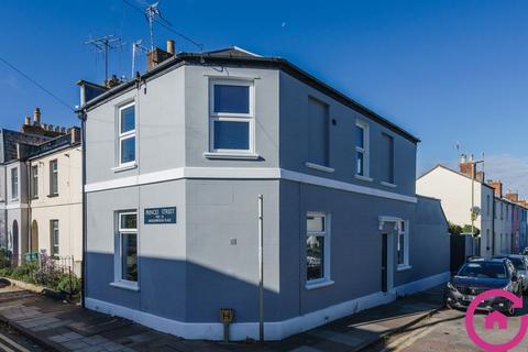 3 bedroom end of terrace house for sale, Princes Street, Cheltenham GL52