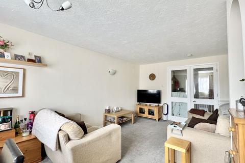 2 bedroom flat for sale, Waldren Close, Poole BH15