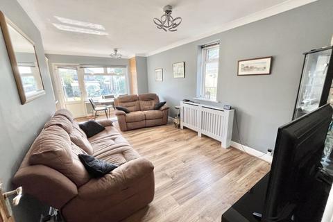 4 bedroom bungalow for sale, Old Farm Road, Poole BH15