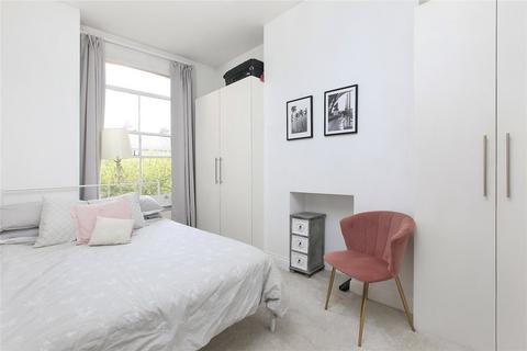 2 bedroom flat to rent, Sandmere Road, London SW4