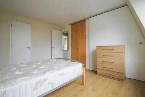 2 bedroom apartment to rent, EC1V