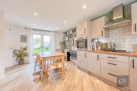 4 Burt Close, Lichfield, WS13 6UX
