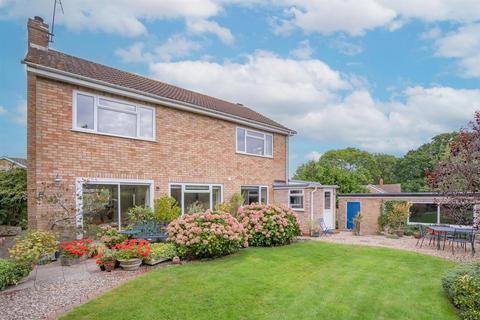 4 bedroom detached house for sale, 4 Cambridge Close, Malvern, Worcestershire, WR14