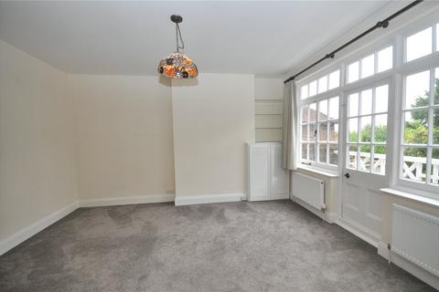 2 bedroom apartment to rent, Hendon Lane, Finchley, London, N3