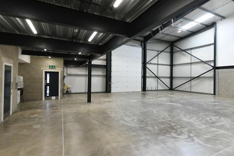 Industrial unit to rent, Salbrook Road, Salfords RH1