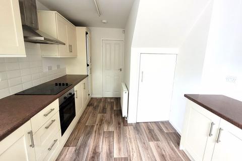3 bedroom terraced house to rent, Springfields, Walsall WS4