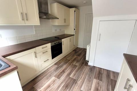 3 bedroom terraced house to rent, Springfields, Walsall WS4