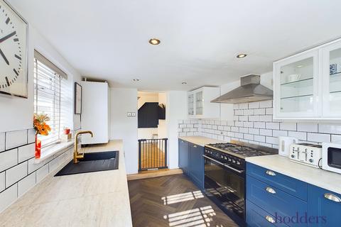 18 Albert Road, Addlestone, KT15 2PX