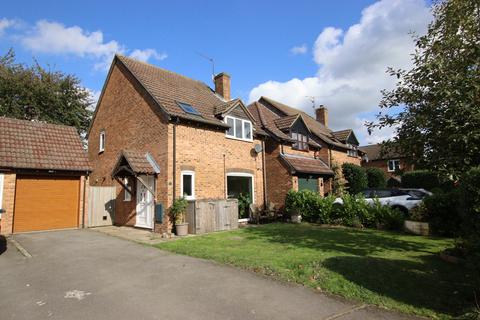 3 bedroom detached house for sale, Field Close, Reading RG7