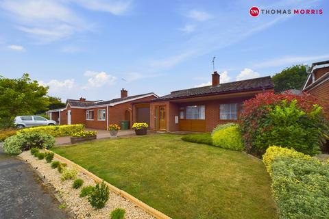 3 bedroom bungalow for sale, Manor Close, St. Neots PE19