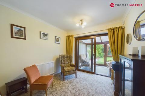 3 bedroom bungalow for sale, Manor Close, St. Neots PE19