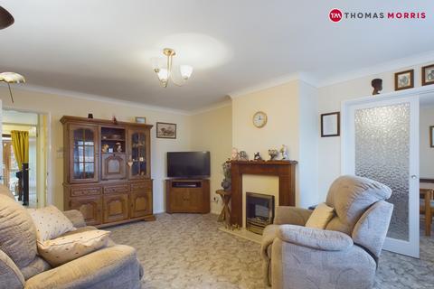 3 bedroom bungalow for sale, Manor Close, St. Neots PE19