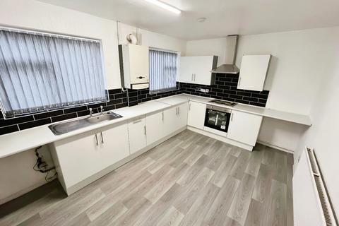 2 bedroom end of terrace house to rent, St. Michaels Road, Staffordshire ST5