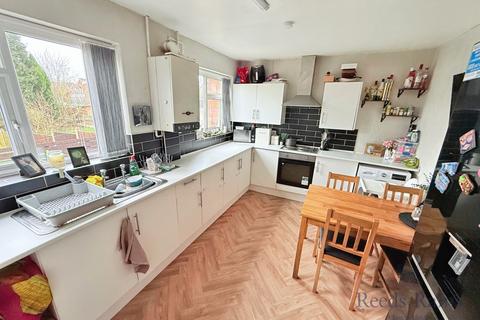 2 bedroom end of terrace house to rent, St. Michaels Road, Staffordshire ST5