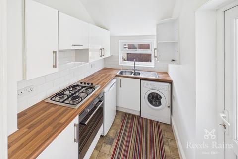 2 bedroom terraced house to rent, Eaton Road, Greater Manchester M33