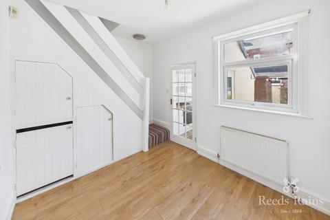 2 bedroom terraced house to rent, Eaton Road, Greater Manchester M33