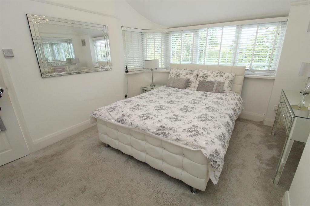 Bed1a.JPG