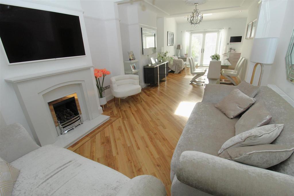 Lounge3.JPG