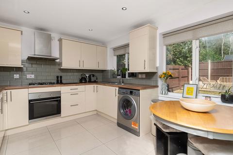 11 Cherry Grove, Great Glen, Leicester, LE8 9ES