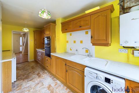 3 bedroom terraced house for sale, Roakes Avenue, Addlestone, Surrey, KT15