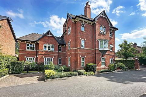 Lynton Grove, Timperley