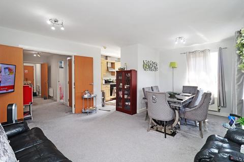 2 bedroom apartment for sale, Lynton Grove, Timperley