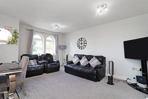 2 bedroom apartment for sale, Lynton Grove, Timperley