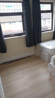 3 bedroom terraced house for sale, Roman Road, East Ham E6