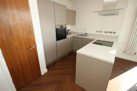 3 bedroom apartment to rent, The Lightbox, Media City Uk M50