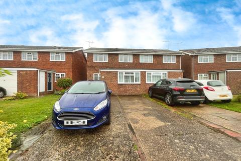 4 bedroom semi-detached house to rent, Lucks Way Marden TN12