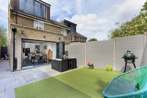 3 bedroom end of terrace house for sale, St. Anthonys Close, London