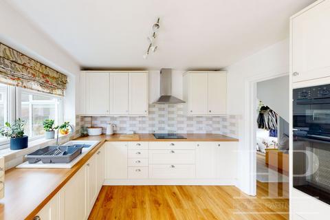 26 Town Barn Road, Crawley, RH11 7EB