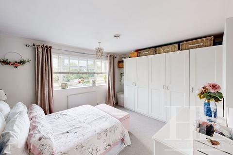 26 Town Barn Road, Crawley, RH11 7EB