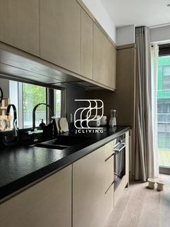 Studio to rent, 1 Viaduct Gardens, SW11