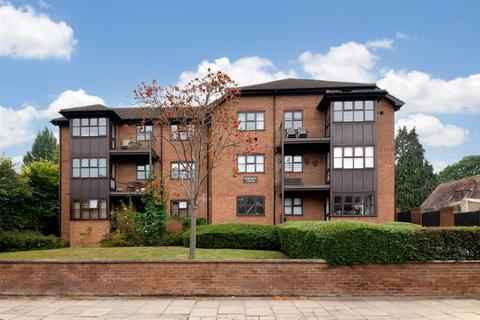 3 bedroom flat for sale, Holders Hill Road, Hendon, London