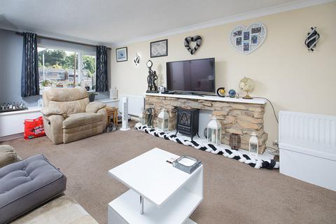 9 Bells Close, Brigstock, Kettering, NN14 3JG