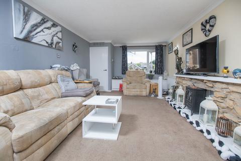 9 Bells Close, Brigstock, Kettering, NN14 3JG